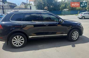 Внедорожник / Кроссовер Volkswagen Touareg 2012 в Киеве