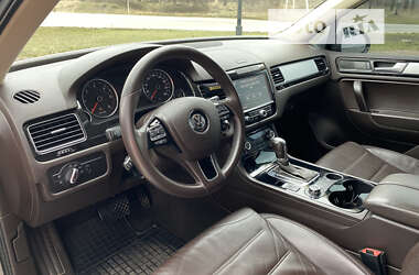 Внедорожник / Кроссовер Volkswagen Touareg 2011 в Белой Церкви