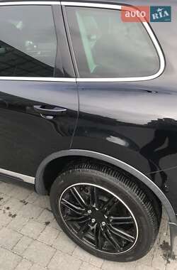 Внедорожник / Кроссовер Volkswagen Touareg 2012 в 