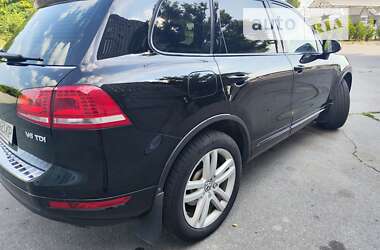 Внедорожник / Кроссовер Volkswagen Touareg 2012 в Днепре