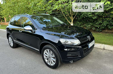 Внедорожник / Кроссовер Volkswagen Touareg 2012 в Киеве