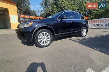 Внедорожник / Кроссовер Volkswagen Touareg 2012 в Киеве