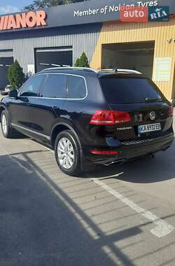 Внедорожник / Кроссовер Volkswagen Touareg 2012 в Киеве