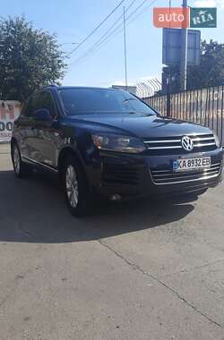 Внедорожник / Кроссовер Volkswagen Touareg 2012 в Киеве