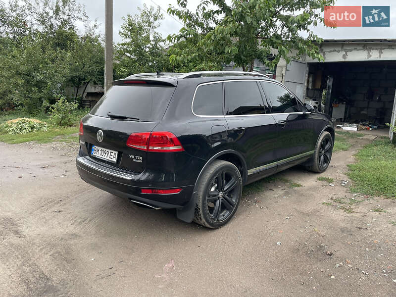 Внедорожник / Кроссовер Volkswagen Touareg 2012 в Конотопе