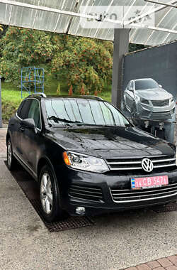 Внедорожник / Кроссовер Volkswagen Touareg 2013 в Львове