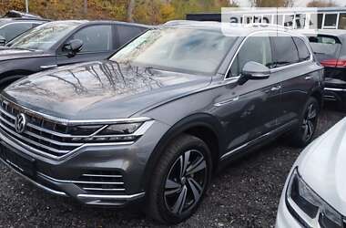 Внедорожник / Кроссовер Volkswagen Touareg 2019 в Черновцах