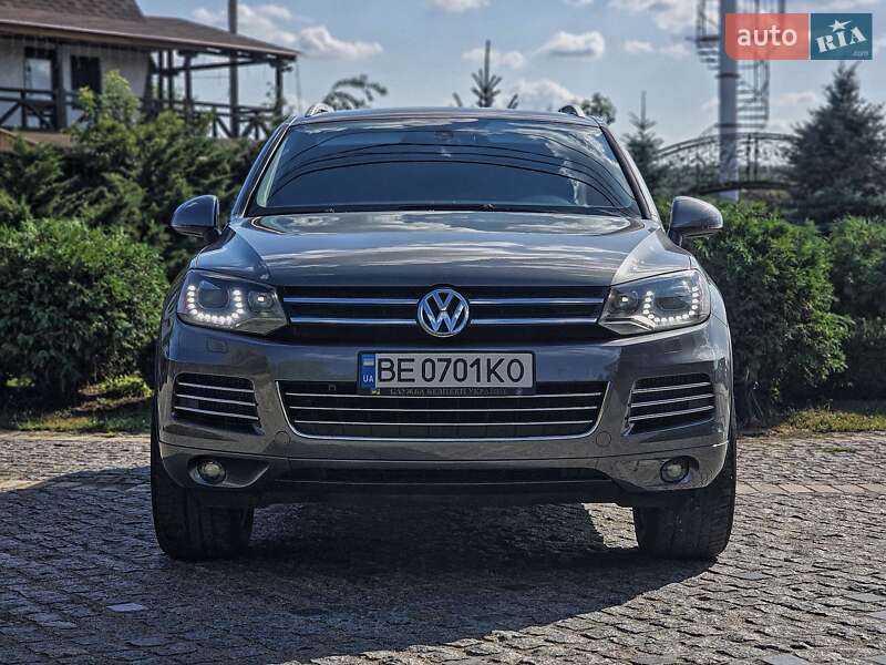 Позашляховик / Кросовер Volkswagen Touareg 2011 в Первомайську