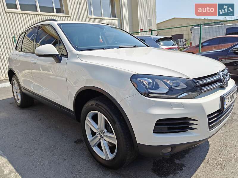 Внедорожник / Кроссовер Volkswagen Touareg 2011 в Умани