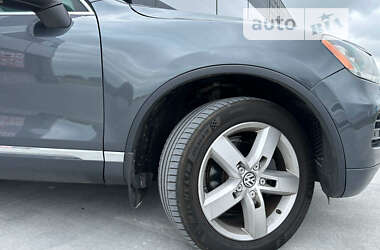 Внедорожник / Кроссовер Volkswagen Touareg 2011 в Львове