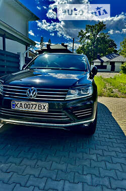 Внедорожник / Кроссовер Volkswagen Touareg 2014 в Киеве