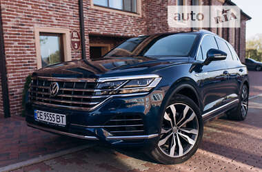 Позашляховик / Кросовер Volkswagen Touareg 2018 в Чернівцях