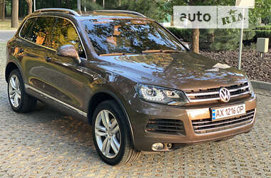 Позашляховик / Кросовер Volkswagen Touareg 2011 в Харкові