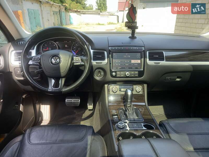 Позашляховик / Кросовер Volkswagen Touareg 2014 в Черкасах