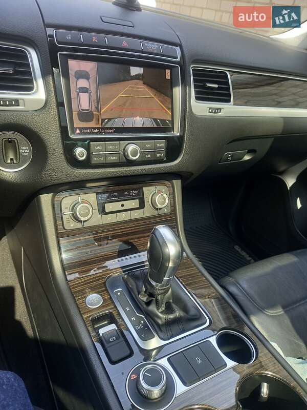 Позашляховик / Кросовер Volkswagen Touareg 2014 в Черкасах