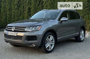 Внедорожник / Кроссовер Volkswagen Touareg 2014 в Тернополе