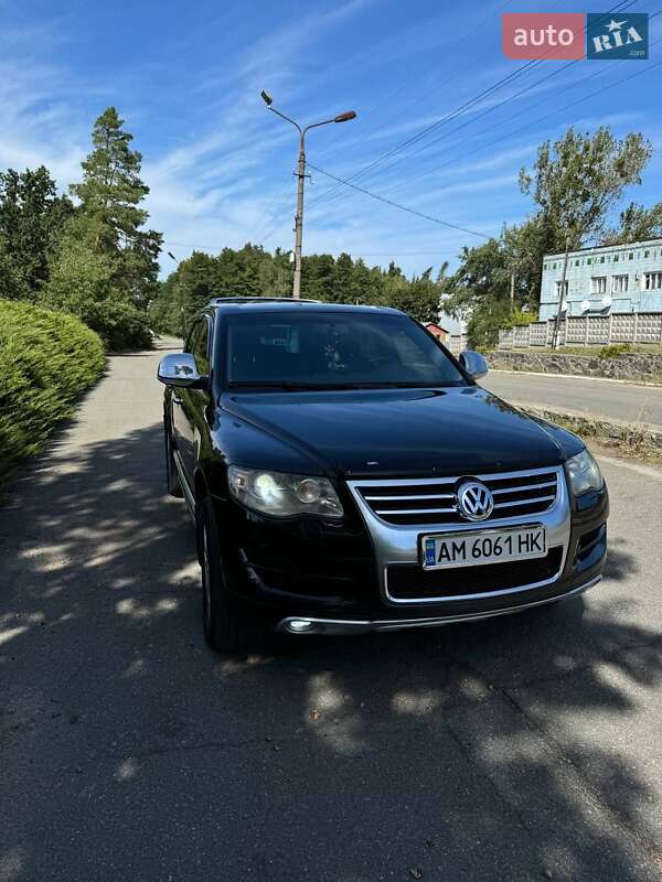 Внедорожник / Кроссовер Volkswagen Touareg 2007 в Малине