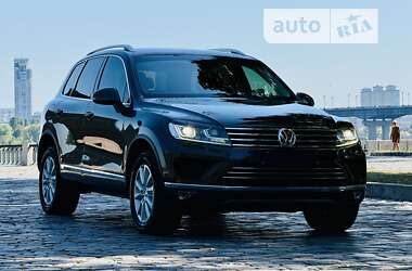 Внедорожник / Кроссовер Volkswagen Touareg 2017 в Киеве