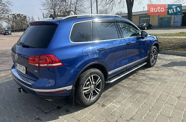 Позашляховик / Кросовер Volkswagen Touareg 2015 в Полтаві