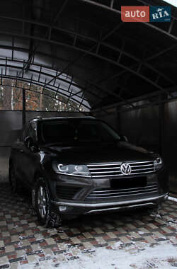 Внедорожник / Кроссовер Volkswagen Touareg 2014 в 