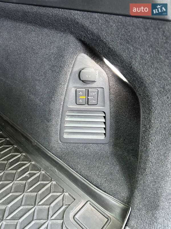 Внедорожник / Кроссовер Volkswagen Touareg 2018 в Днепре фото 25 Внедорожник / Кроссовер Volkswagen Touareg 2018 в Днепре