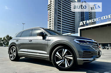 Внедорожник / Кроссовер Volkswagen Touareg 2021 в Киеве