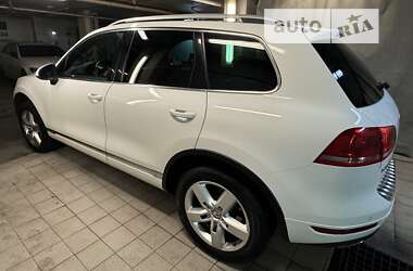 Внедорожник / Кроссовер Volkswagen Touareg 2012 в Киеве