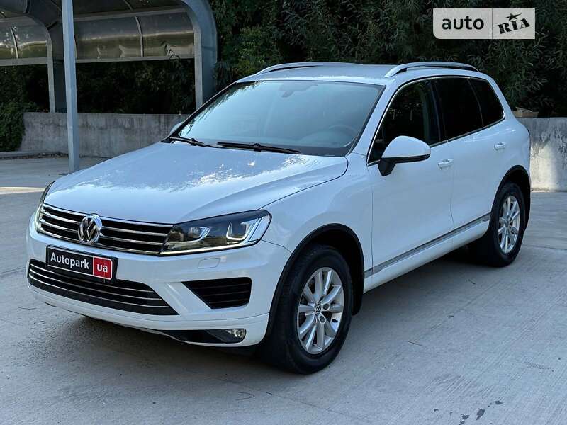 Внедорожник / Кроссовер Volkswagen Touareg 2013 в Киеве