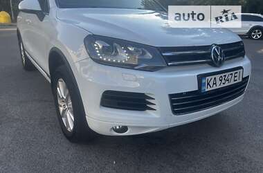 Внедорожник / Кроссовер Volkswagen Touareg 2012 в Киеве