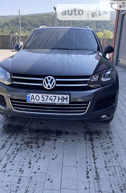 Позашляховик / Кросовер Volkswagen Touareg 2012 в Хусті