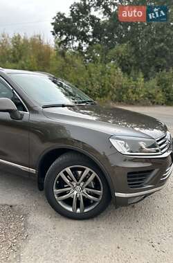 Внедорожник / Кроссовер Volkswagen Touareg 2016 в 
