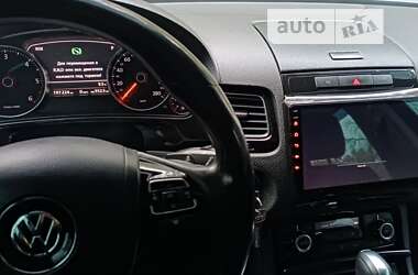 Внедорожник / Кроссовер Volkswagen Touareg 2011 в 