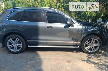 Внедорожник / Кроссовер Volkswagen Touareg 2011 в 