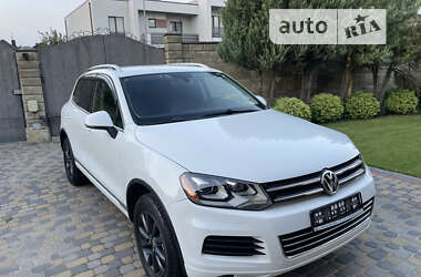 Позашляховик / Кросовер Volkswagen Touareg 2014 в Рівному