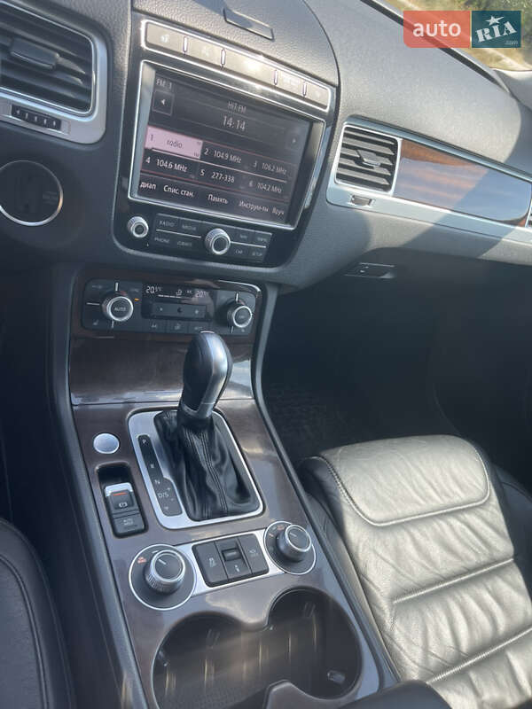 Позашляховик / Кросовер Volkswagen Touareg 2017 в Кропивницькому