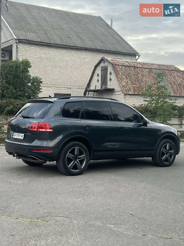 Внедорожник / Кроссовер Volkswagen Touareg 2011 в Вольнянске