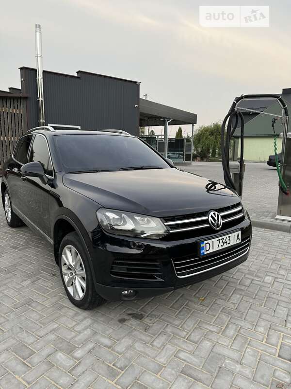 Внедорожник / Кроссовер Volkswagen Touareg 2012 в Старой Выжевке