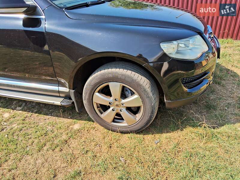 Внедорожник / Кроссовер Volkswagen Touareg 2008 в 