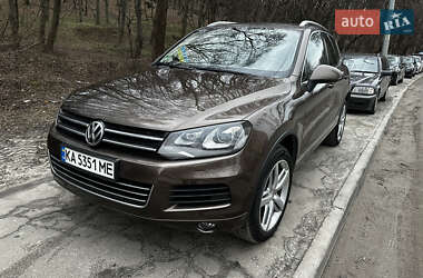 Внедорожник / Кроссовер Volkswagen Touareg 2011 в Киеве