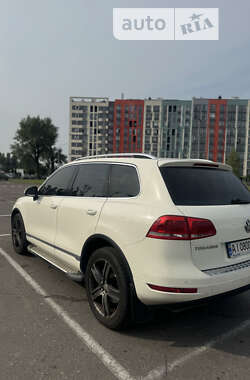 Позашляховик / Кросовер Volkswagen Touareg 2011 в Києві