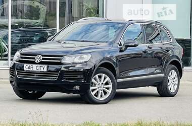 Позашляховик / Кросовер Volkswagen Touareg 2014 в Києві