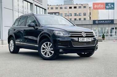 Внедорожник / Кроссовер Volkswagen Touareg 2014 в Киеве