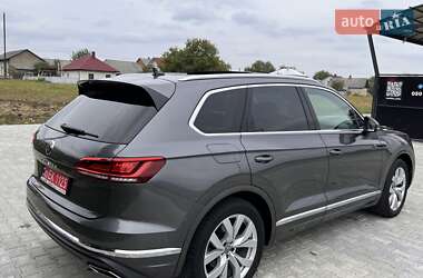 Внедорожник / Кроссовер Volkswagen Touareg 2021 в Черновцах