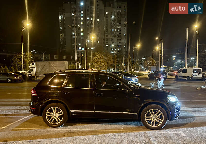 Внедорожник / Кроссовер Volkswagen Touareg 2013 в Киеве фото 14 Внедорожник / Кроссовер Volkswagen Touareg 2013 в Киеве