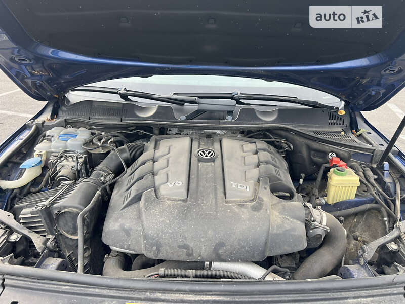 Позашляховик / Кросовер Volkswagen Touareg 2015 в Львові
