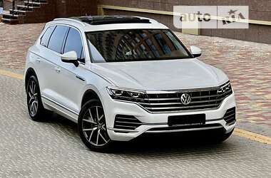 Внедорожник / Кроссовер Volkswagen Touareg 2018 в Одессе