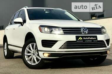 Позашляховик / Кросовер Volkswagen Touareg 2015 в Києві