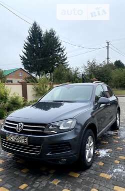 Внедорожник / Кроссовер Volkswagen Touareg 2013 в Львове