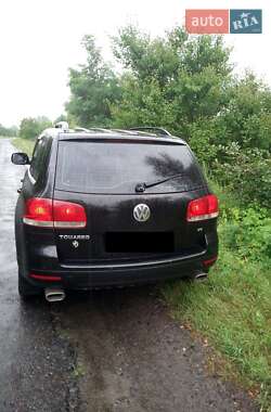 Внедорожник / Кроссовер Volkswagen Touareg 2004 в 