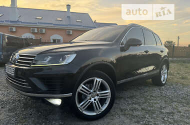 Внедорожник / Кроссовер Volkswagen Touareg 2014 в Полтаве